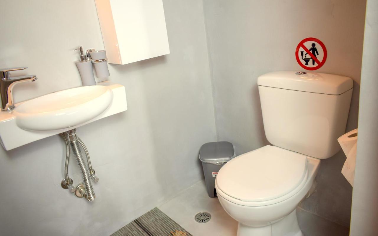 Augoustinos - Sea Side Luxury Apartments Artemida  Ngoại thất bức ảnh