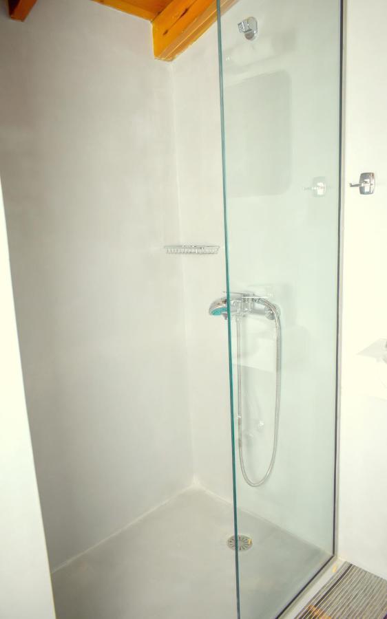 Augoustinos - Sea Side Luxury Apartments Artemida  Ngoại thất bức ảnh